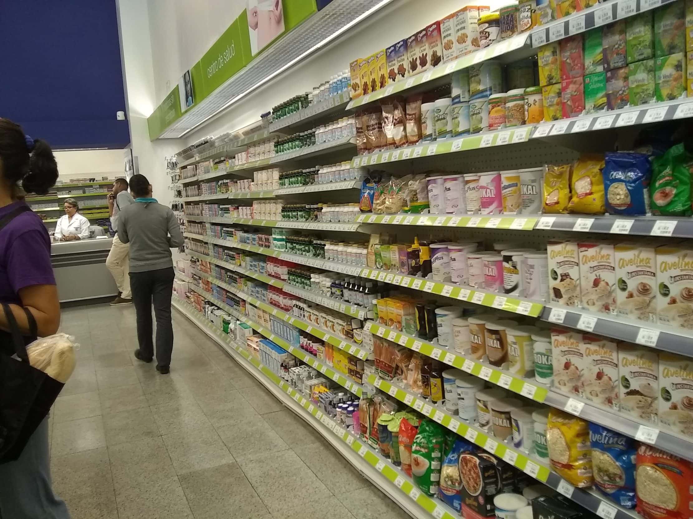 Farmacias de Caracas aceleran despachos para evitar escasez de medicinas después de los terremotos