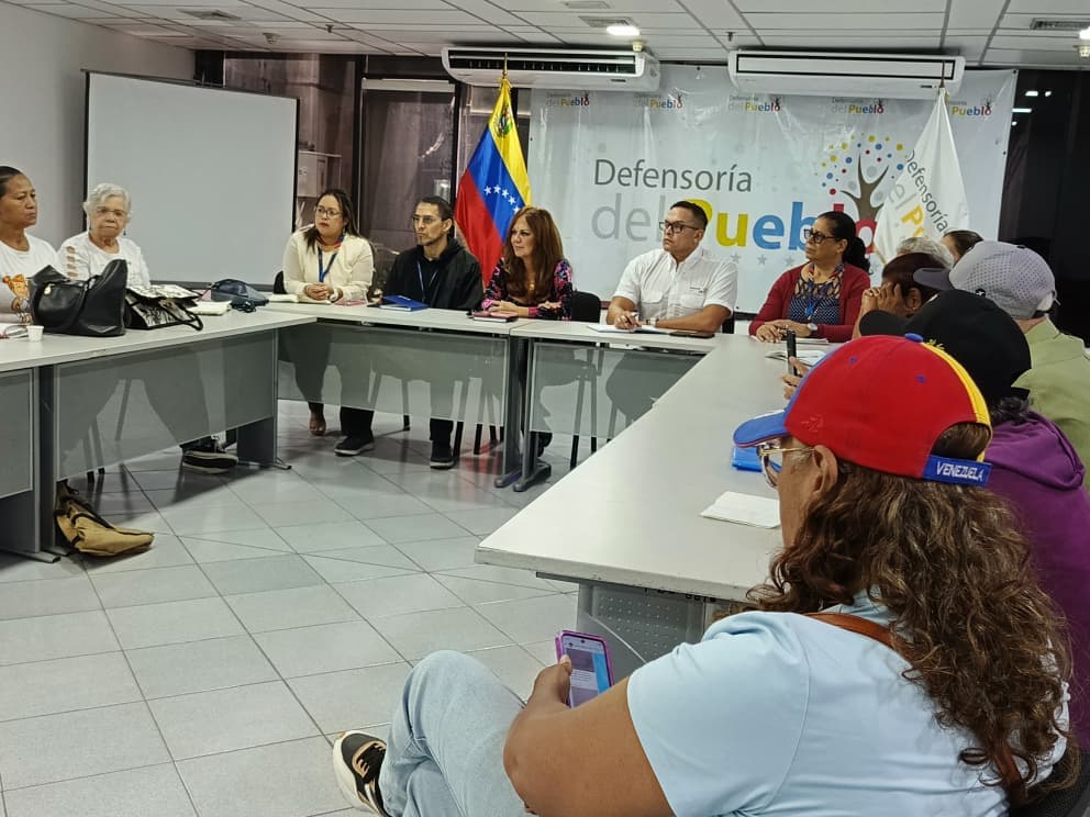 Adultos mayores piden a la Defensoría que los acompañe en su lucha “por tener dignidad”