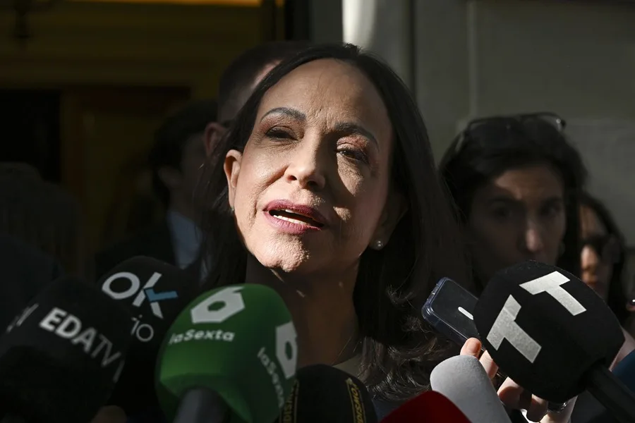 Petro debería buscar paz en Colombia y no violencia en Venezuela