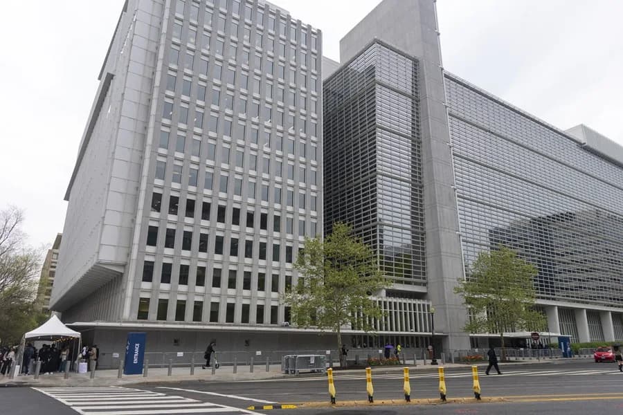Banco Mundial y representante de Venezuela sostienen reunión sobre inversión y empleo