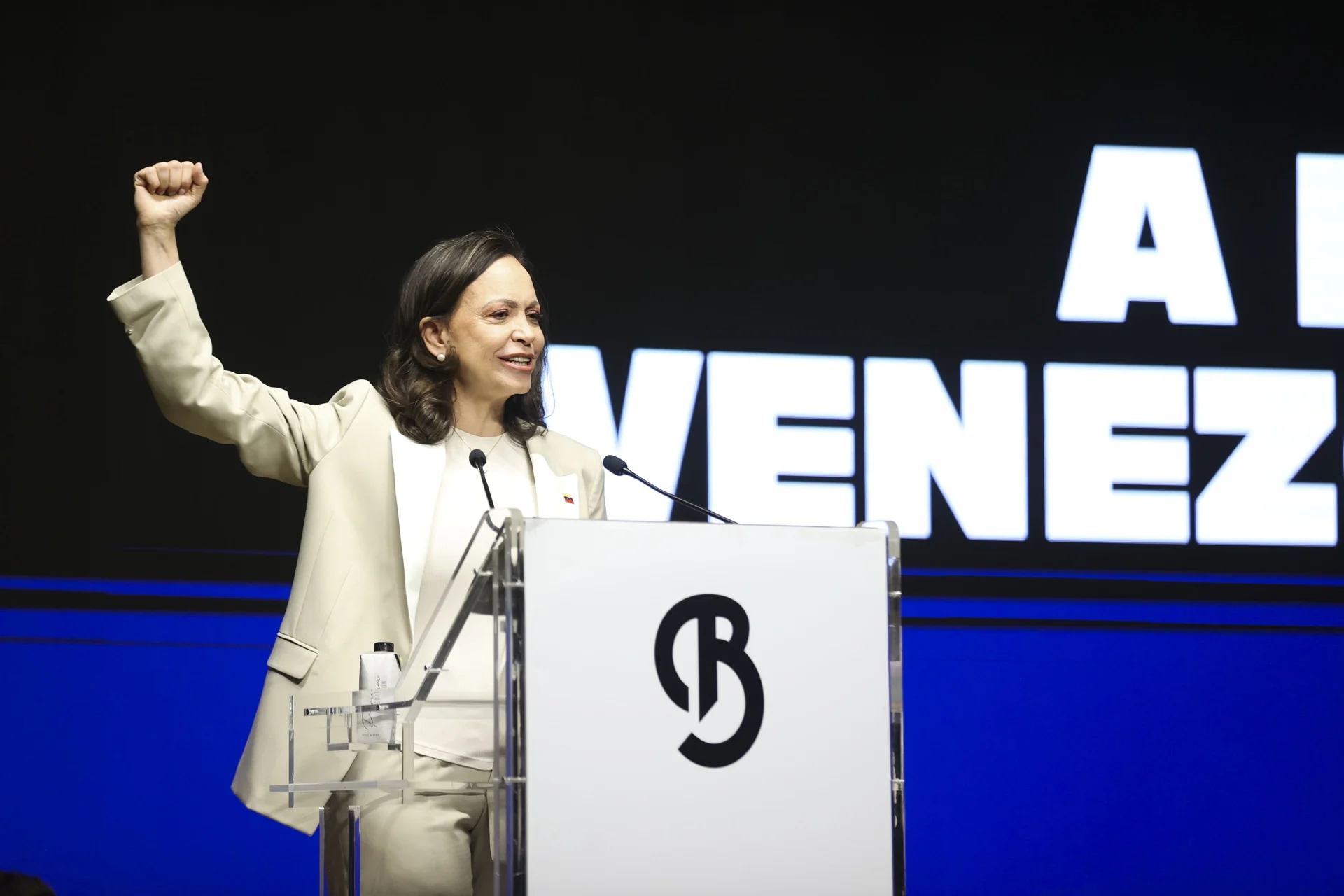 María Corina Machado afirma desde Madrid que Venezuela está lista para una transición democrática con elecciones libres
