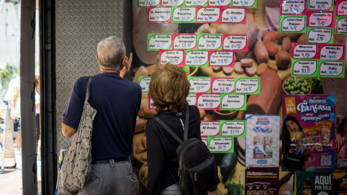 Venezolanos no sienten el cambio en su bolsillo a 3 meses de la captura de Maduro: salario mínimo es inferior a un dólar, estas son las proyecciones