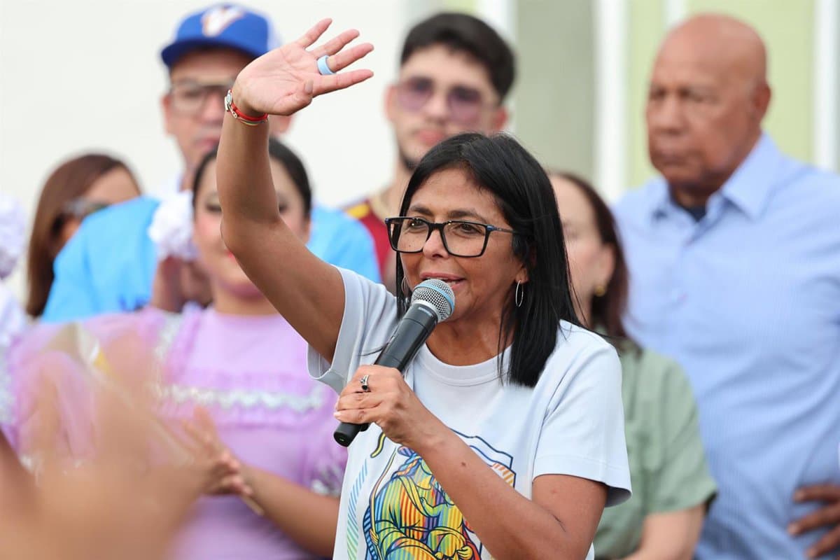 Delcy Rodríguez da "la bienvenida" al encargado de negocios de EEUU y pide que no se repita una intervención militar