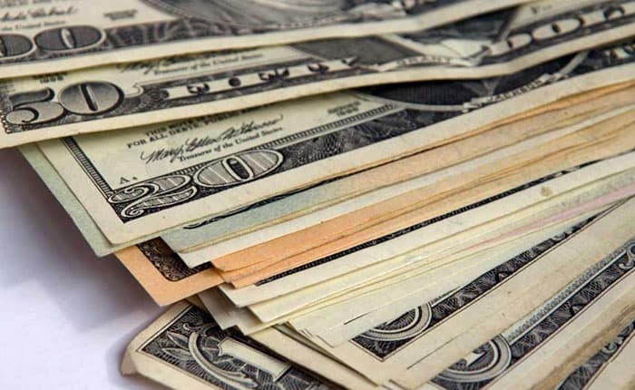 Bancos iniciarán venta de dólares en efectivo tras llegada de remesas al país