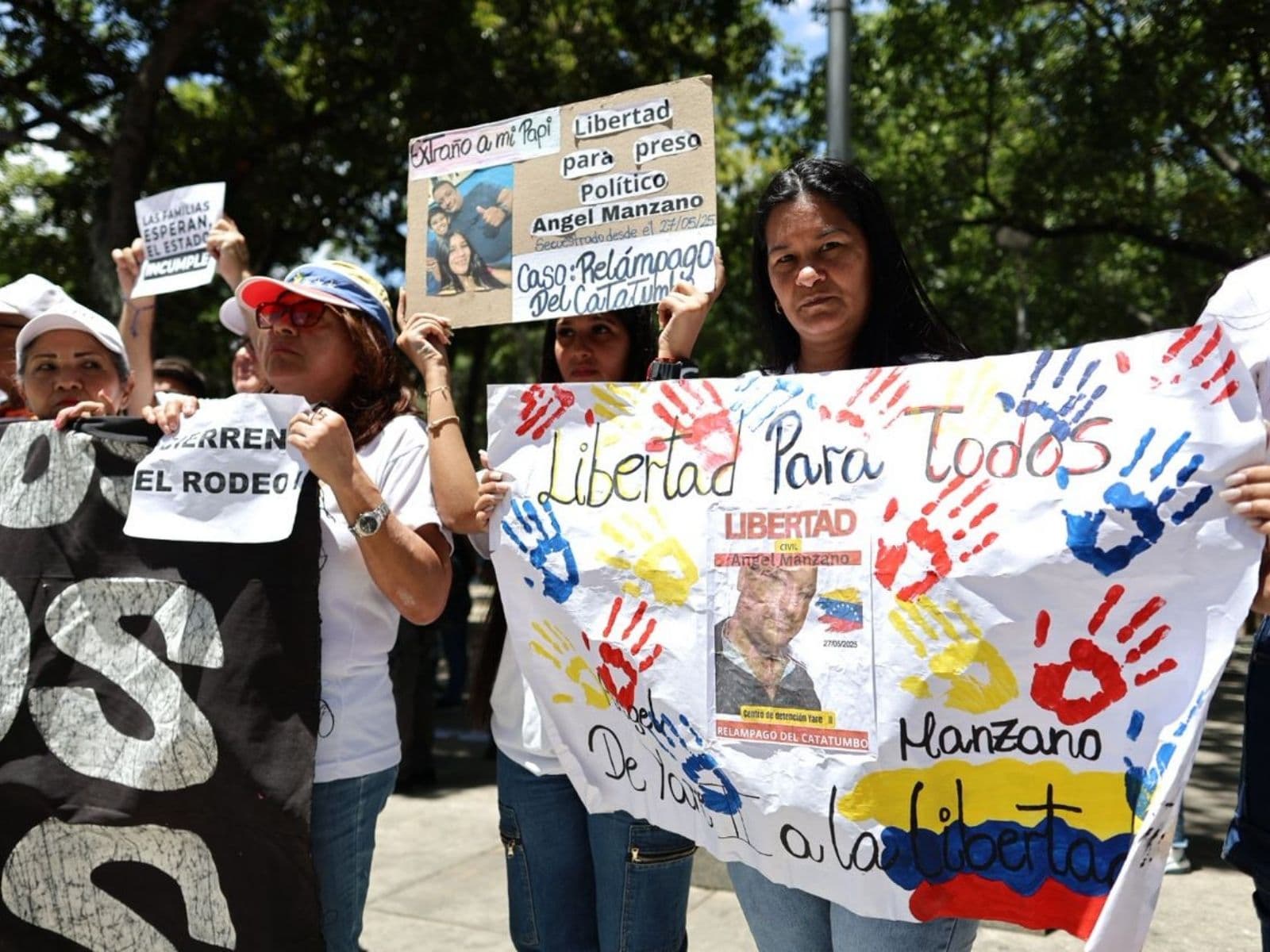 Protestan ante el Ministerio Público por incumplirse excarcelaciones anunciadas por Jorge y Delcy Rodríguez