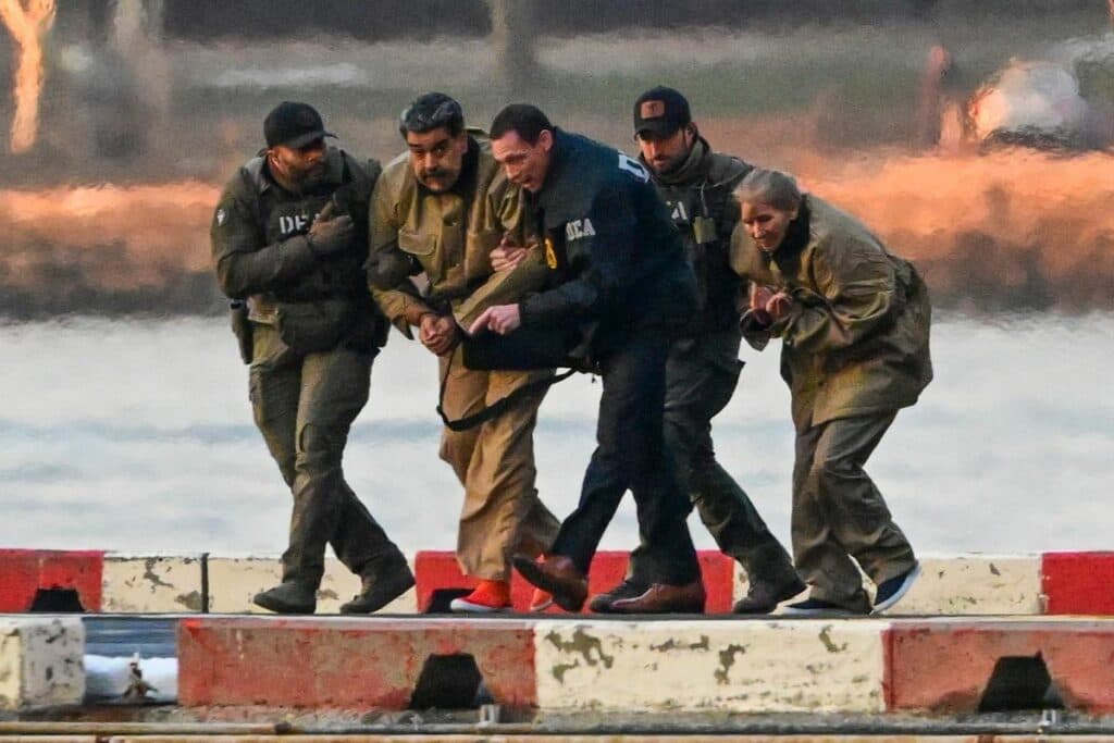 A seis meses de la extracción: del madurismo desafiante al rodrigato tutelado