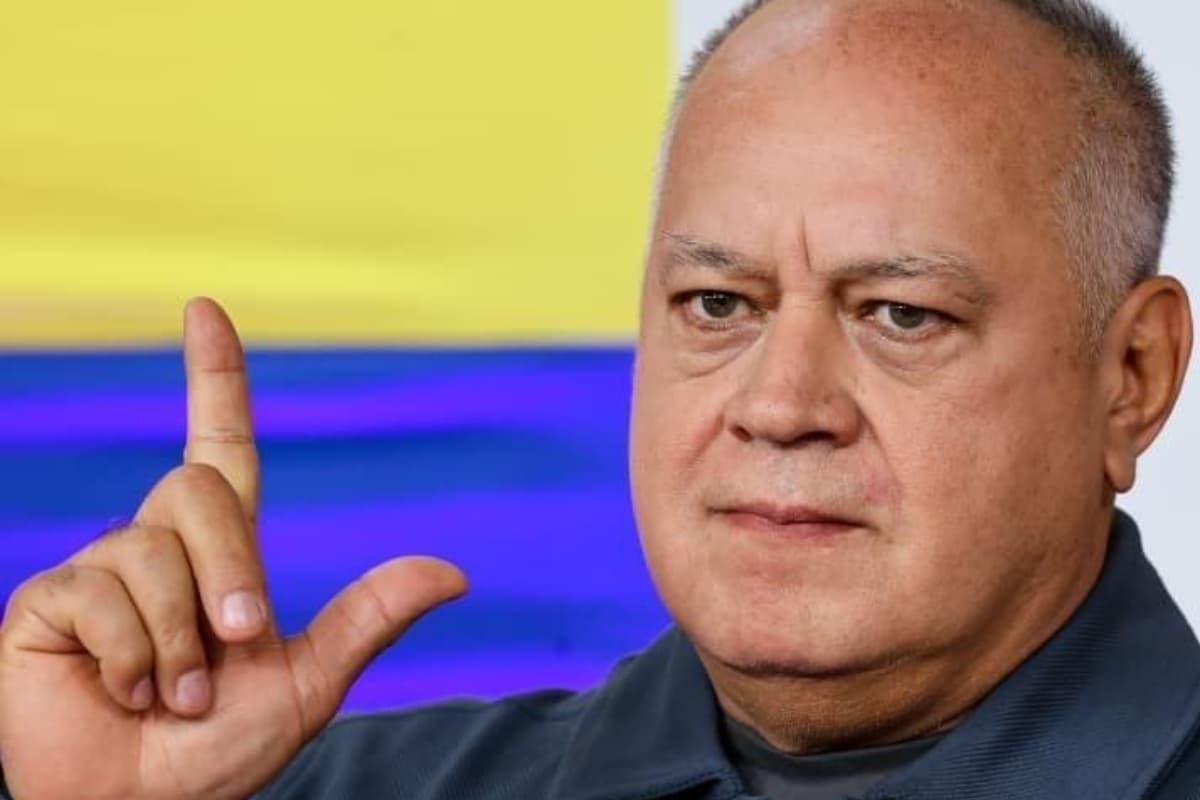 Momento tenso en el Mazo: Un invitado se le rebeló a Diosdado Cabello por enfriar "defensa" a Nicolás Maduro (VIDEO)