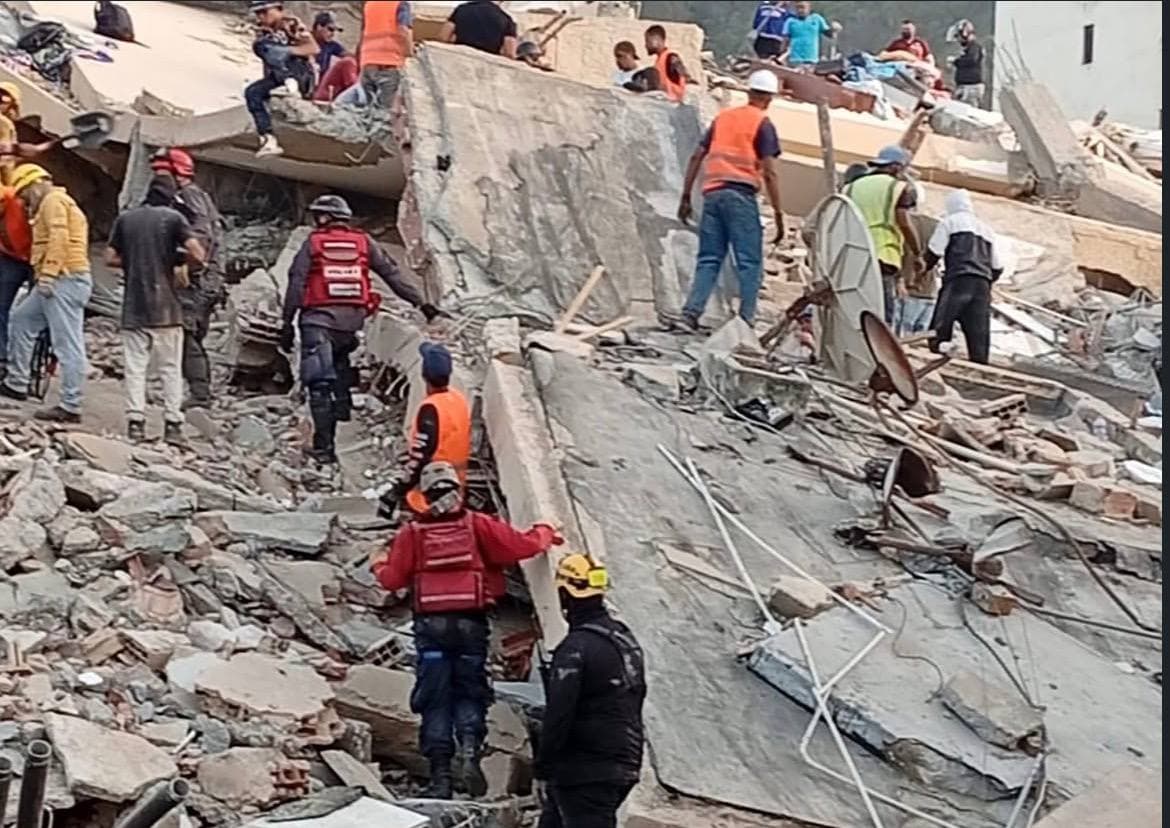 Bomberos de la Unerg en La Guaira requieren insumos tras cinco días de intensas labores de rescate