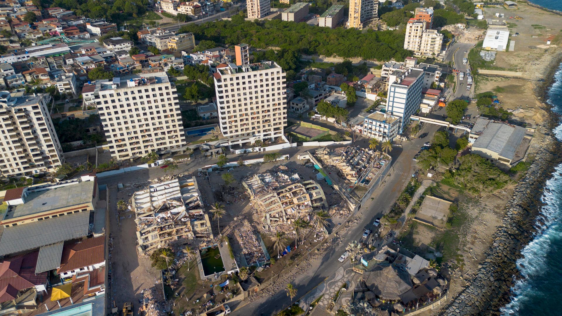 La esperanza y el desánimo caminan entre ruinas tras cinco días del doblete sísmico