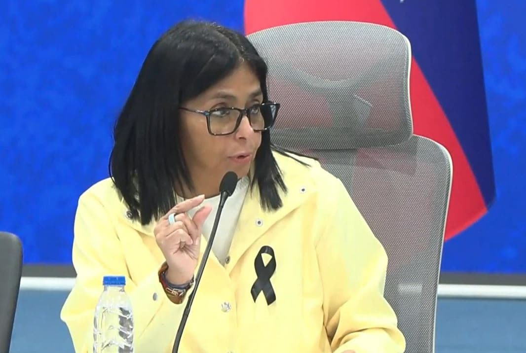 Delcy Rodríguez se limitó a culpar a una "matriz mediática" del colapso vial hacia La Guaira