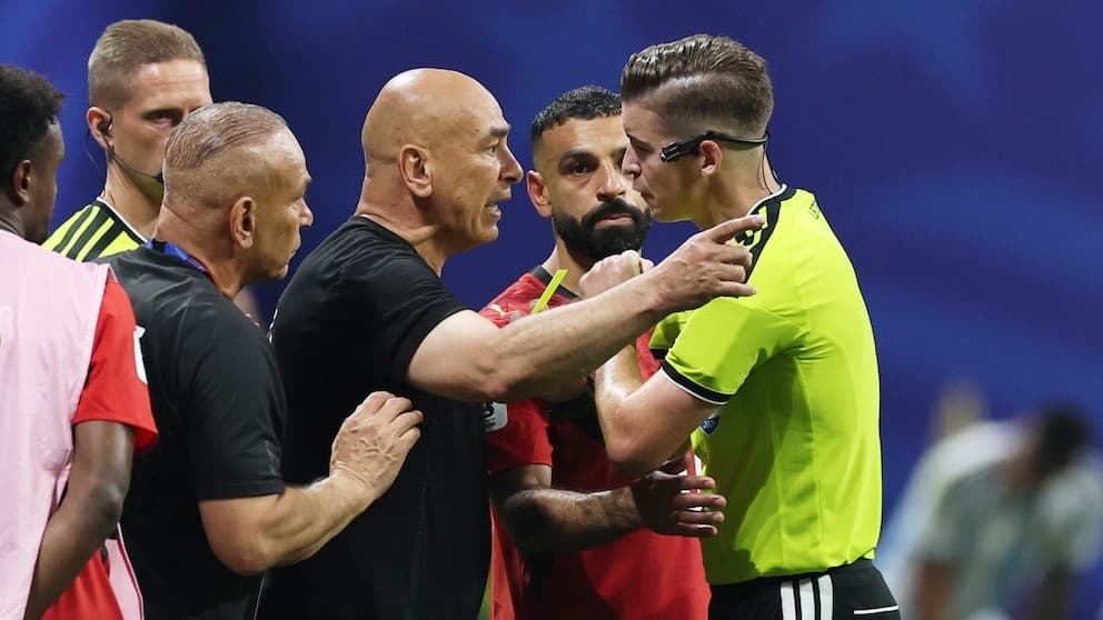 Seleccionador de Egipto arremetió contra el arbitraje tras la derrota ante Argentina