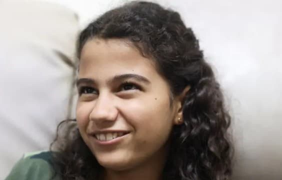 "Comí kétchup y queso y eso me mantuvo consciente": la niña que sobrevivió 32 horas bajos los escombros