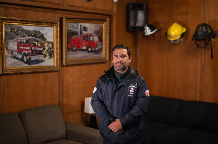 El bombero chileno que participó en el rescate de Hernán Gil bajo los escombros: “Los grandes héroes fueron los venezolanos”
