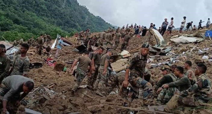 Al menos un muerto y siete desaparecidos tras un alud en las obras de un túnel en la India