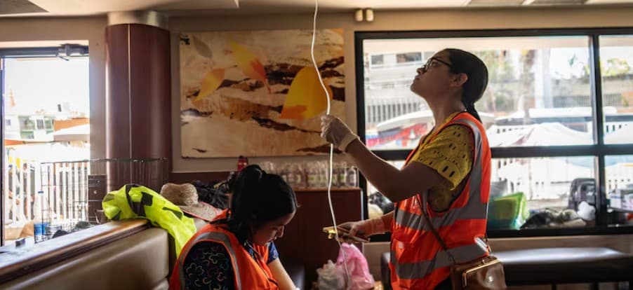 Un McDonald’s convertido en hospital: la improvisación y el desamparo marcan la primera semana del terremoto en Venezuela