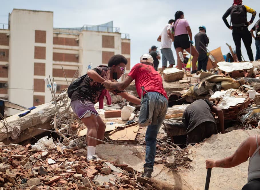 Siete días removiendo los escombros del edificio Oromar