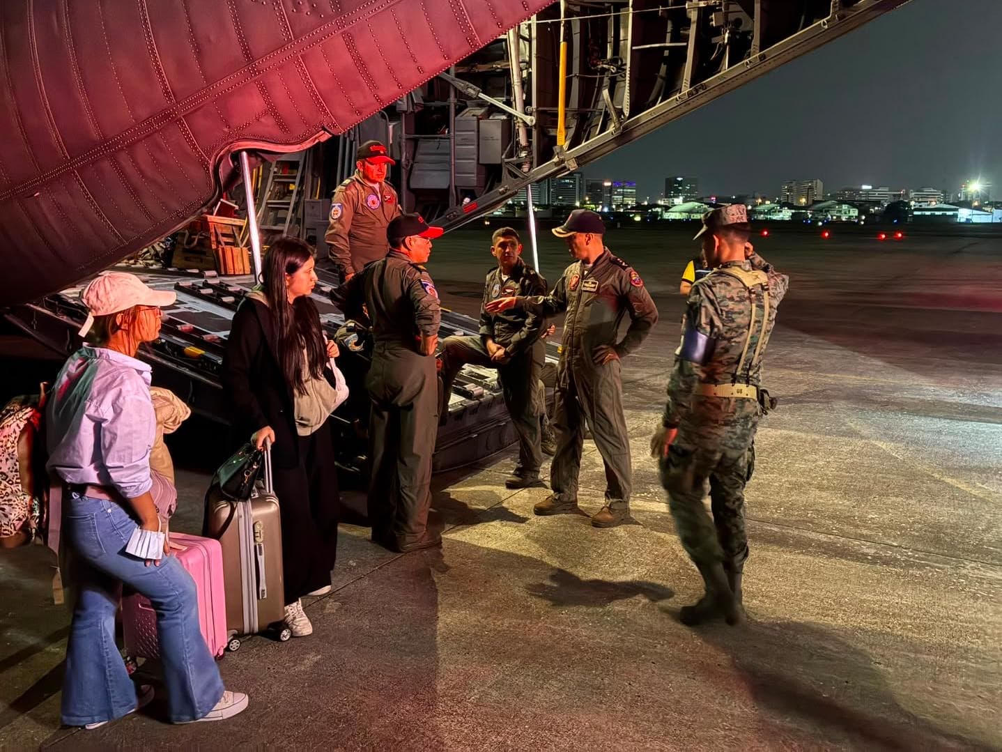 Seis ecuatorianos son repatriados desde Venezuela tras los dos terremotos