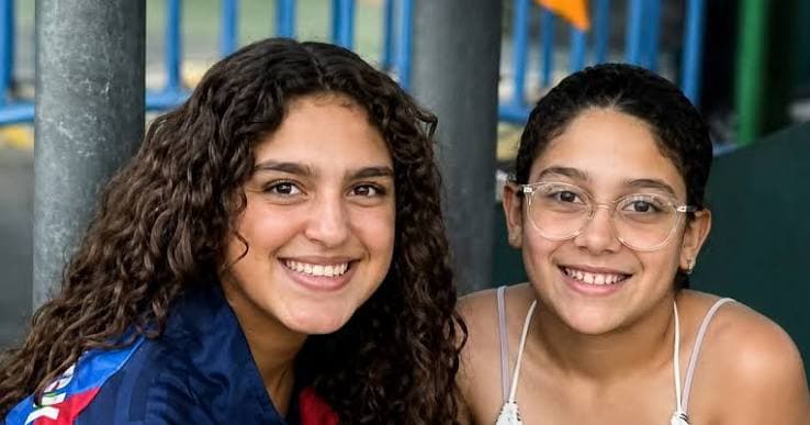 Niña sobrevivió a los terremotos, pero sus padres murieron: ahora su hermana busca llevarla a Florida
