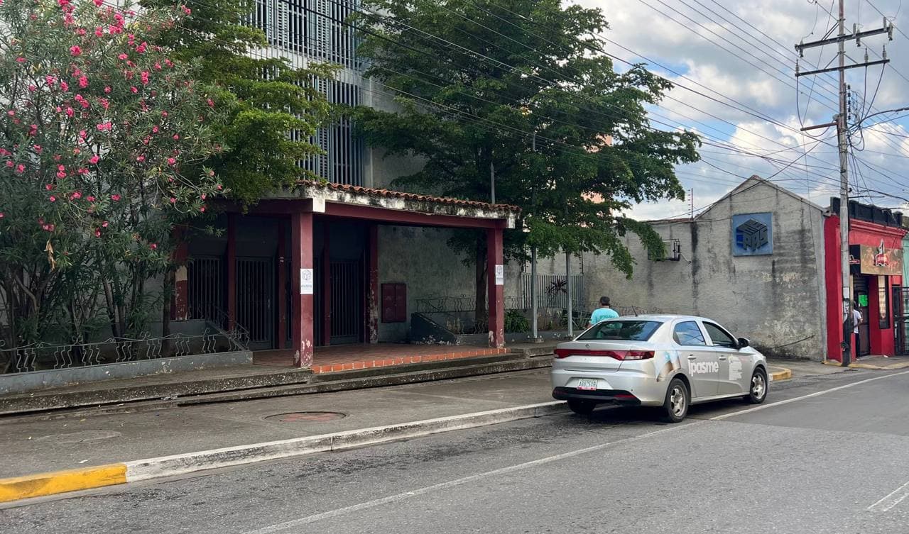 Sin techo y con filtraciones: Así está la sede del Ipasme en Guárico