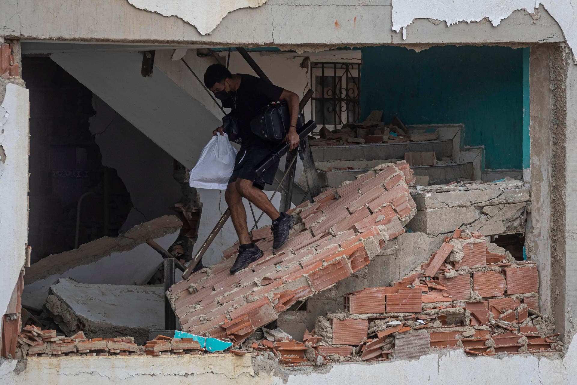 Entre el caos y la confusión: El VIDEO del 24 de junio que muestra otra cara de la tragedia