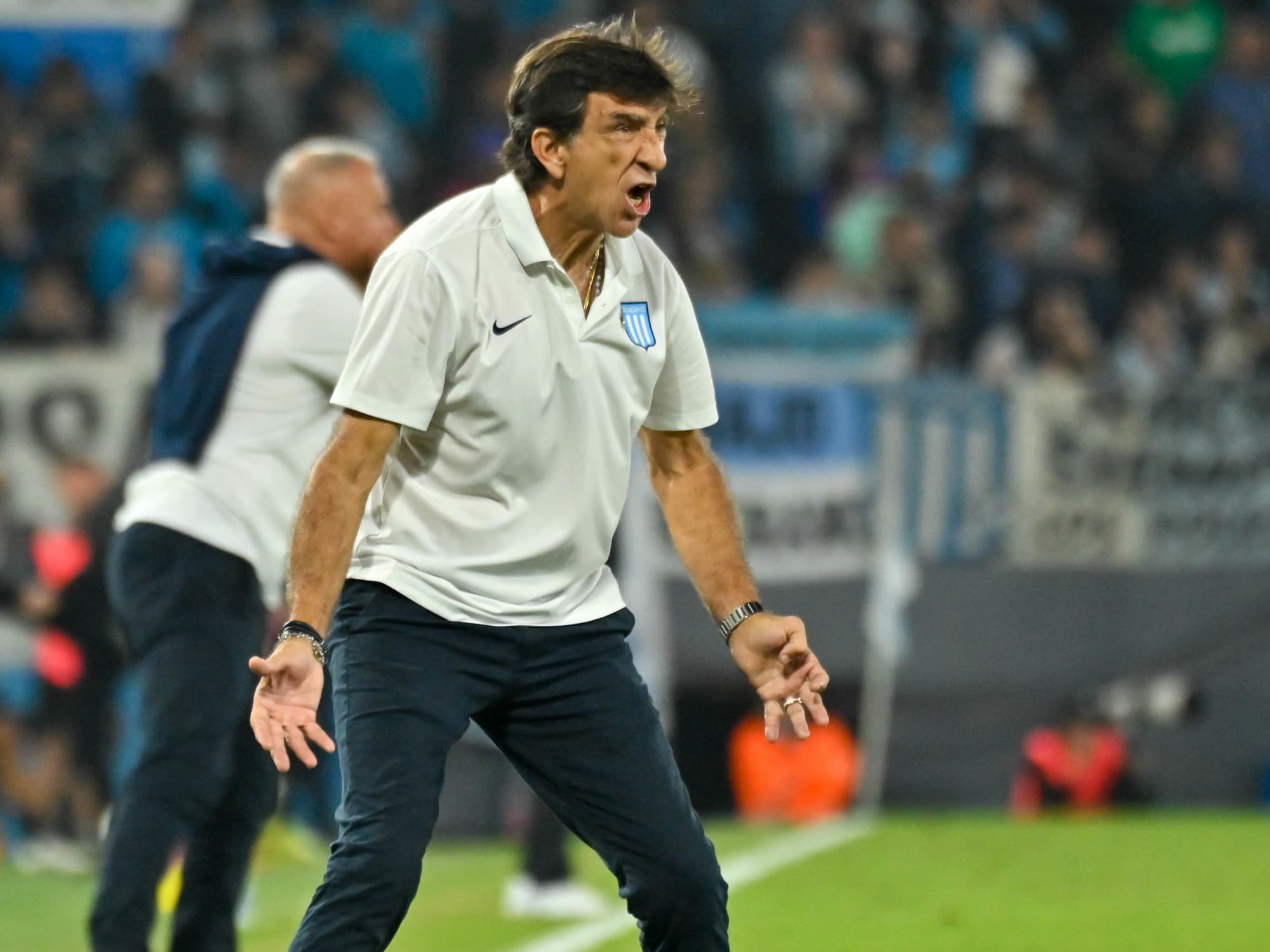Qué le pasa a Racing: grieta política, jugadores que no paran de pedir perdón y los motivos de una crisis autoinflingida