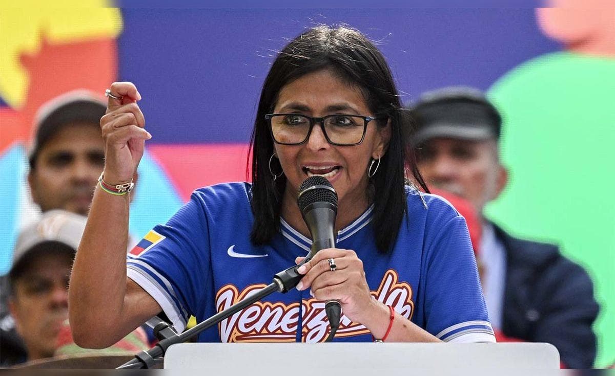 Gobierno interino de Venezuela sube sueldo mínimo a 240 dólares, pero queda lejos del costo de la canasta básica