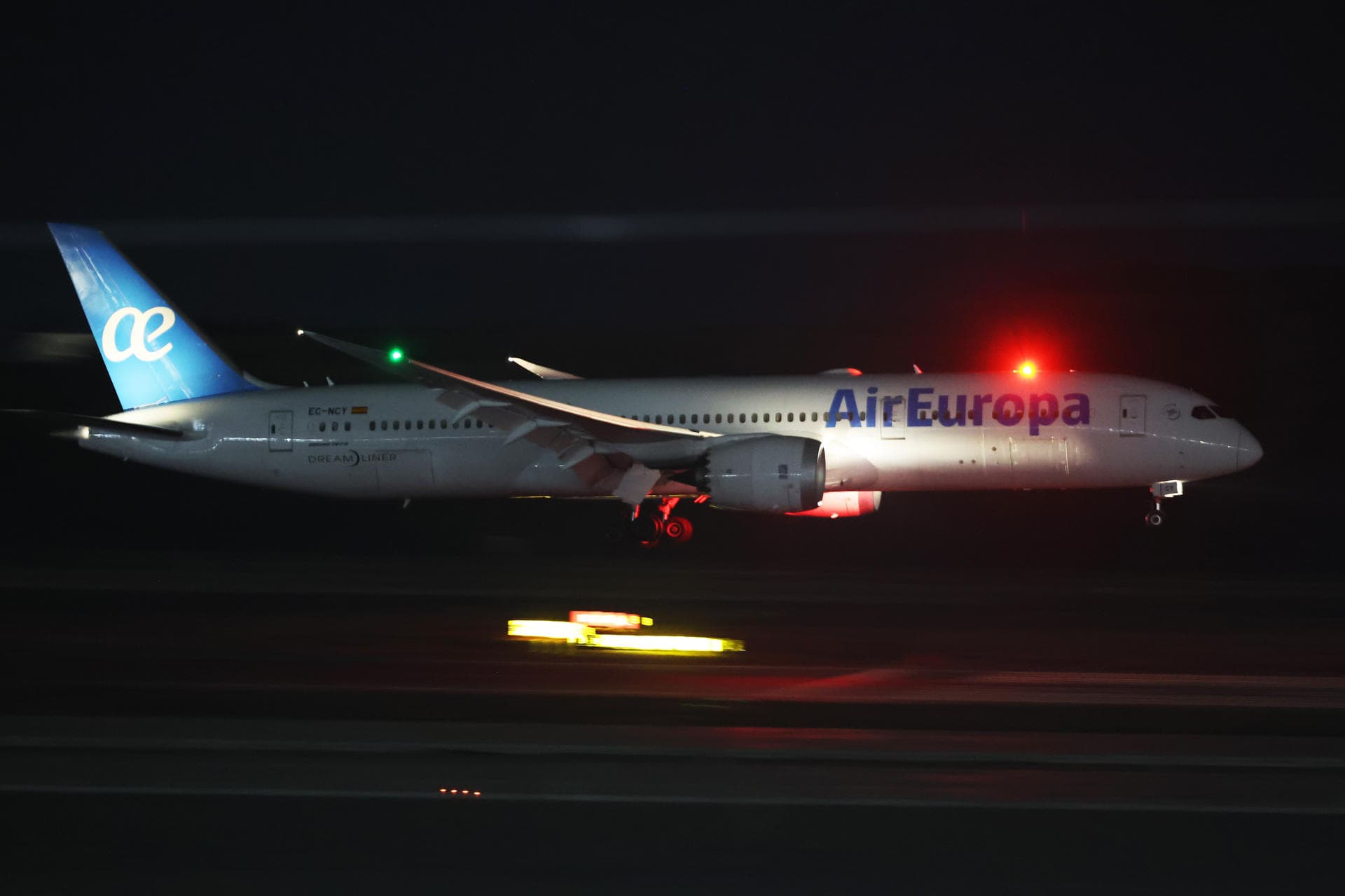 Air Europa reprograma sus vuelos a Venezuela tras el cierre del aeropuerto de Maiquetía