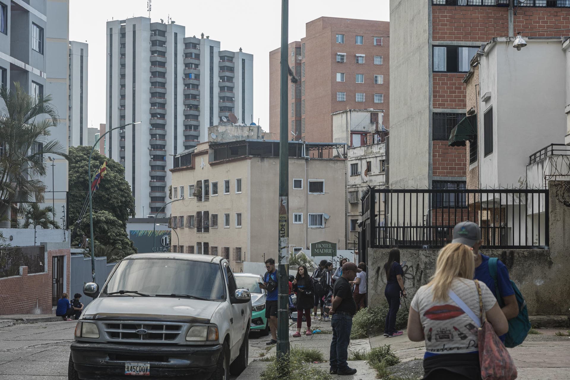 Sntp alertó sobre amedrentamiento a periodistas durante cobertura de zona afectada en Caracas (VIDEO)