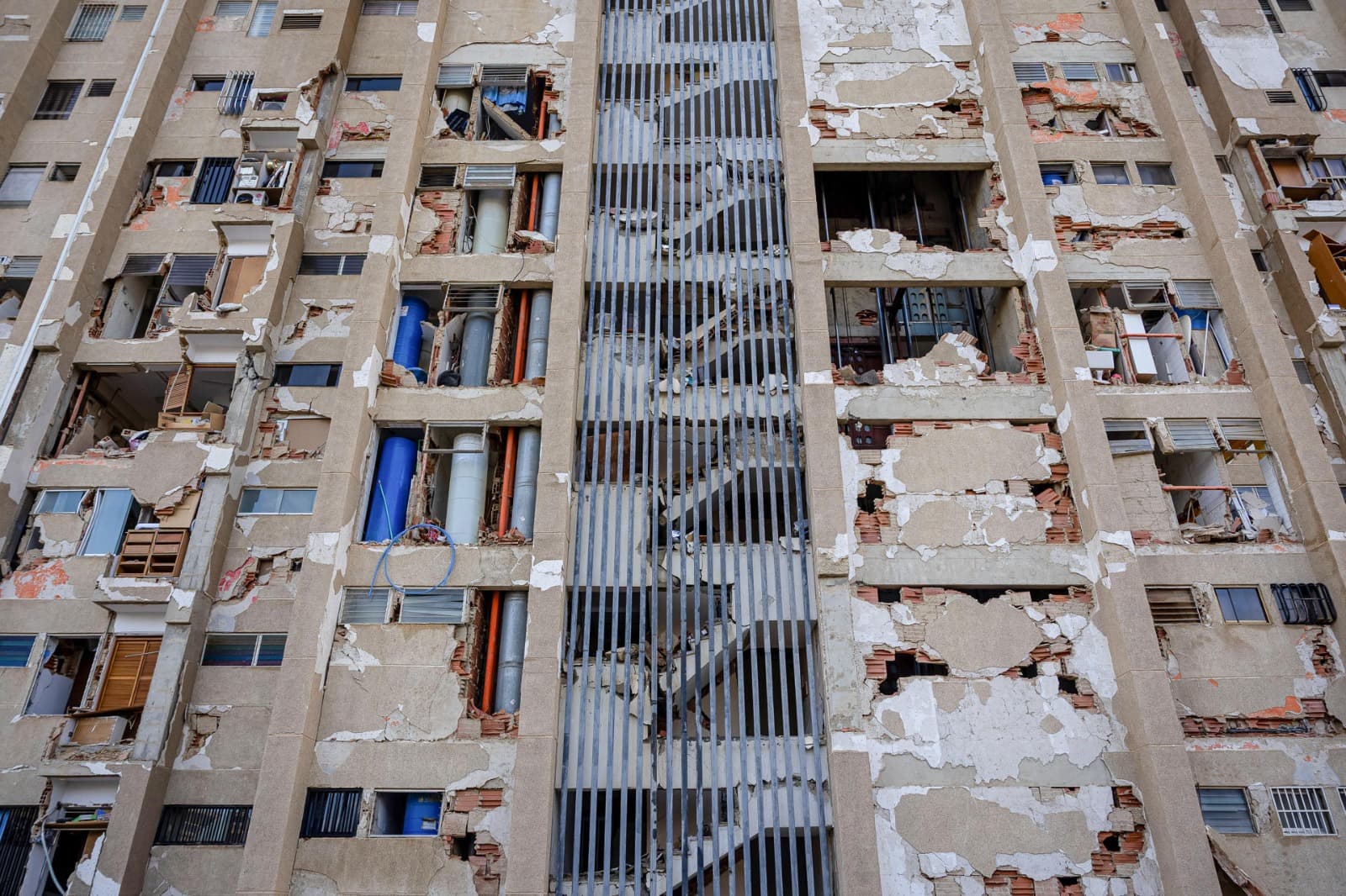 Piden no donar ropa dañada a damnificados de terremotos en Venezuela (VIDEO)