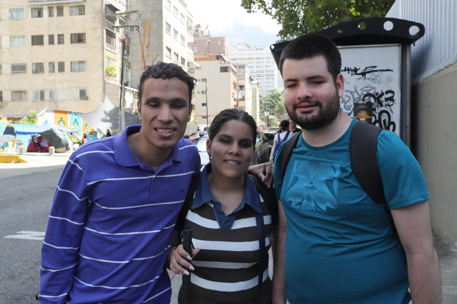 "Activé mis sentidos": tres jóvenes ciegos relataron cómo sobrevivieron al doble terremoto en Caracas