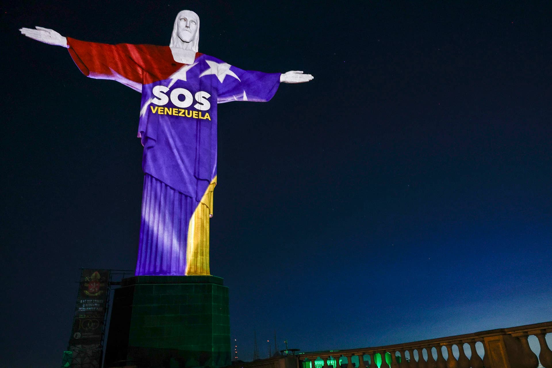 El Cristo Redentor rindió emotivo homenaje a víctimas de los terremotos en Venezuela (FOTOS)