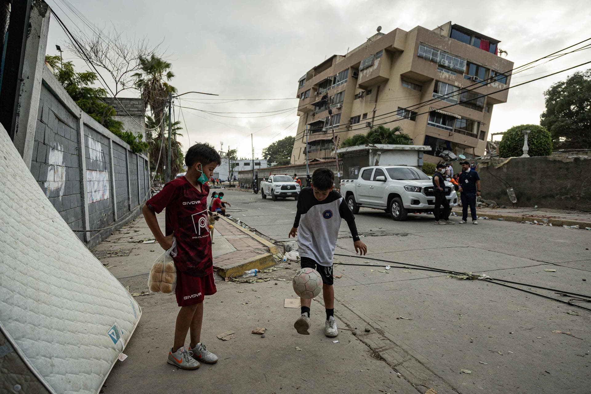 Al menos 16 niños habrían fallecido tras colapso de hospital en La Guaira por terremotos