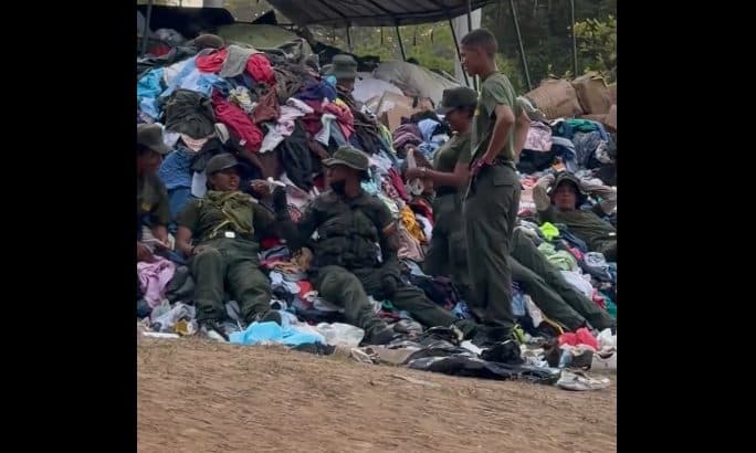 Así es como "colabora" la Fuerza Armada ante la crisis por los terremotos (VIDEO INDIGNANTE)