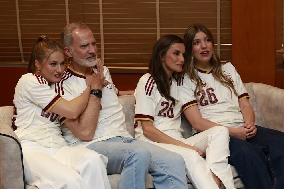 Los reyes de España y sus hijas estarán en la final del Mundial 2026 para apoyar a La Roja