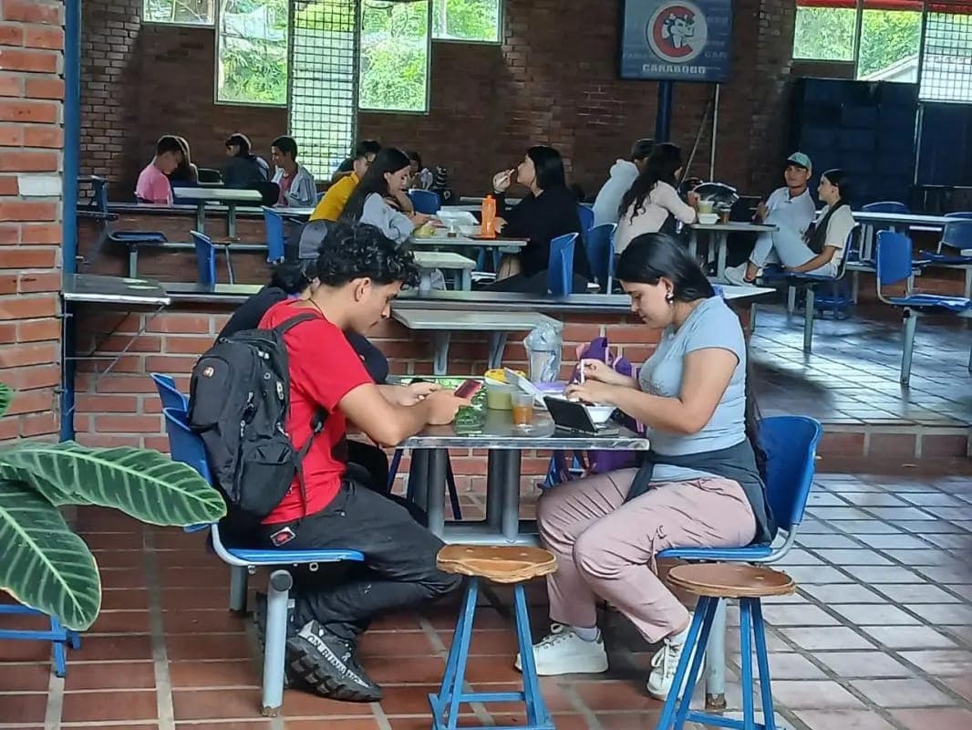 Desinformación en redes sociales dificulta prevención de infecciones de transmisión sexual entre jóvenes