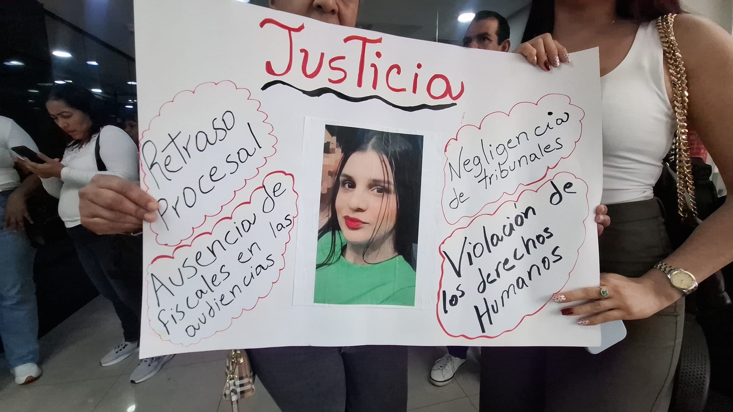 Kimberly Espaillata y Omarly Arcia siguen detenidas tras cuatro años y 140 audiencias diferidas en Bolívar
