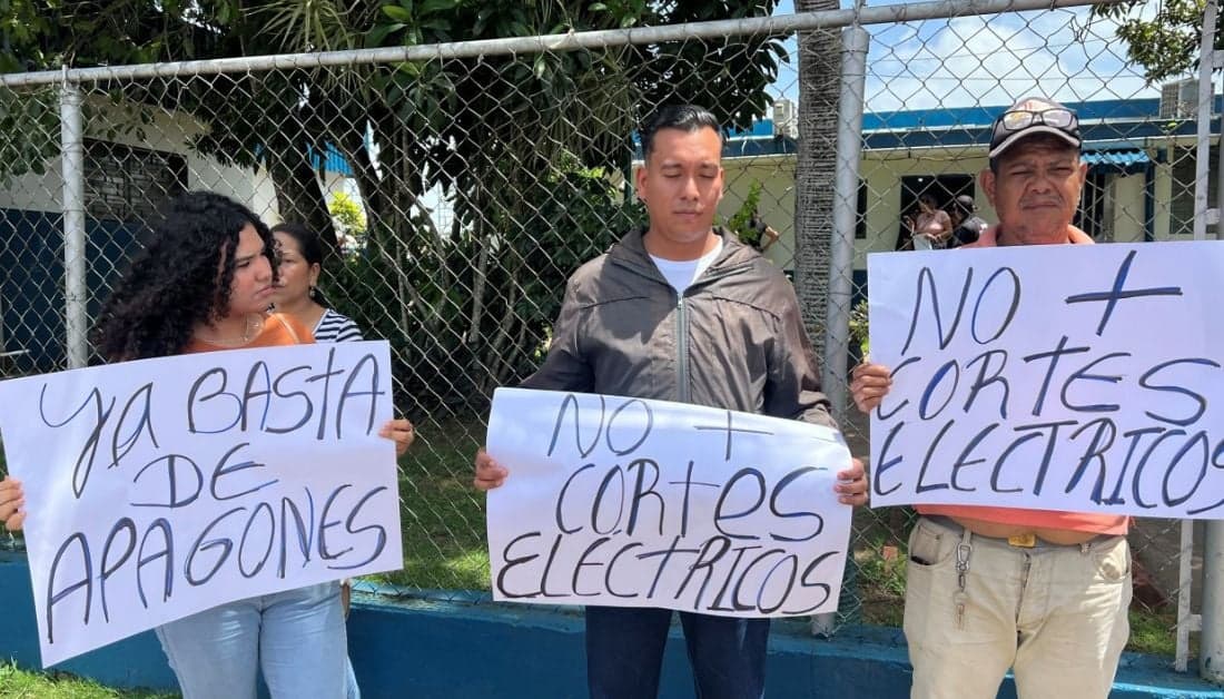 Monagas | Ciudadanos rechazan en oficinas de Corpoelec aumento indiscriminado de apagones
