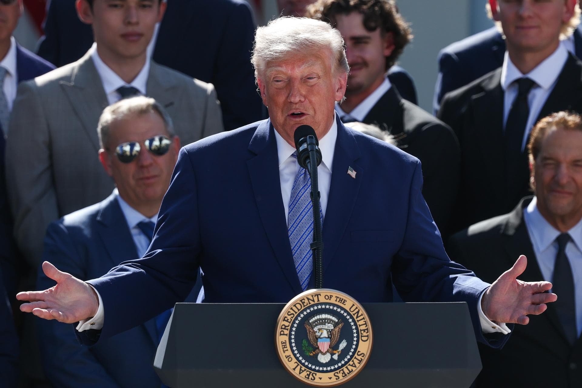 Trump lanzó nueva ofensiva comercial con aranceles a 60 países por este motivo