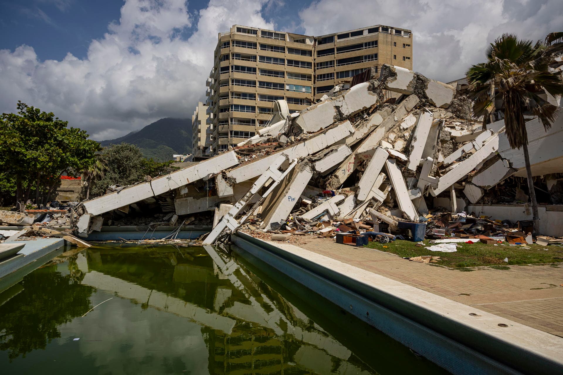 Una semana de silencio: Régimen chavista no actualiza cifra de muertos por terremotos desde el #25Jul
